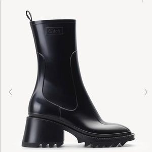 NWT Chloe rain boots
